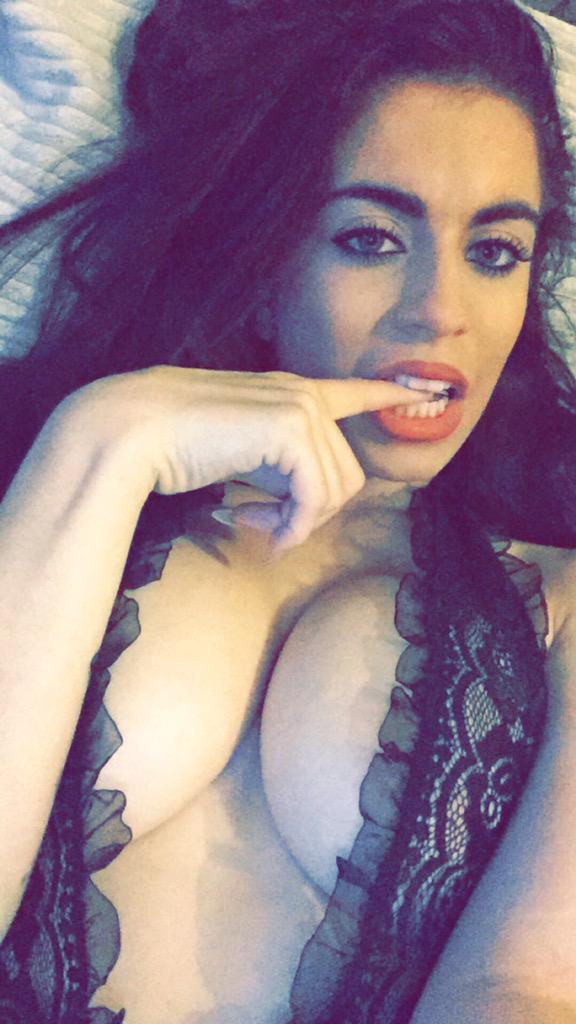 [Image: Katie-Salmon-naked-selfie_9.jpg]