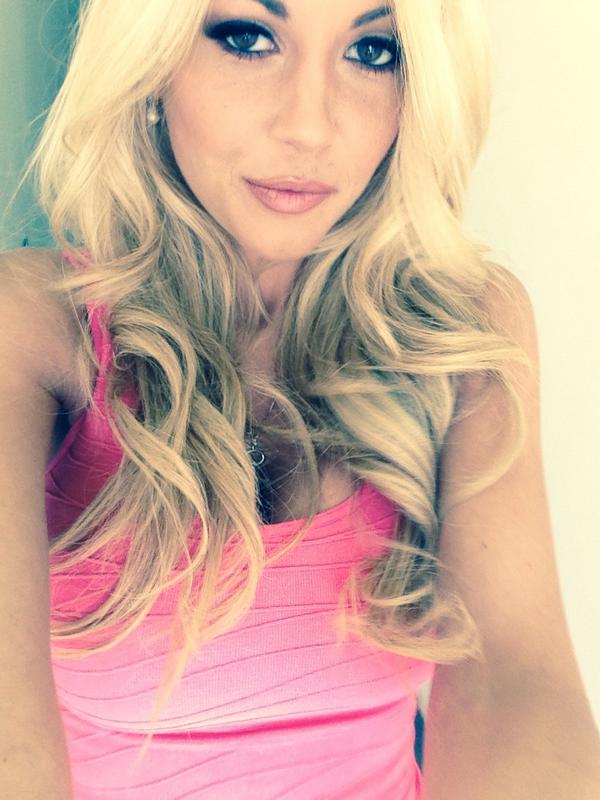 [Image: Kayla-Kayden-sexy-selfie_2.jpg]