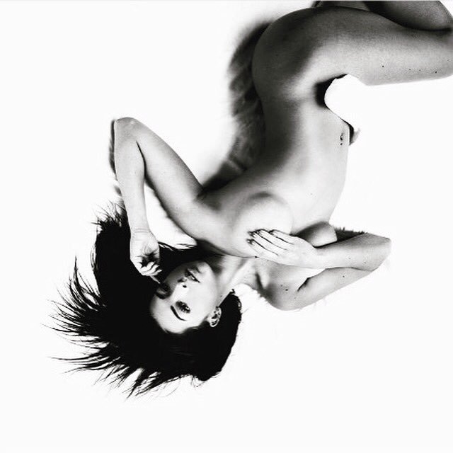 [Image: Kelsi-Shay-topless-naked-nude_10.jpg]