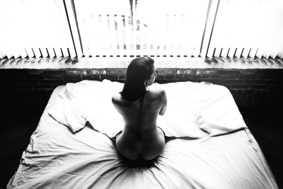 [Image: Kelsi-Shay-topless-naked-nude_6.jpg]