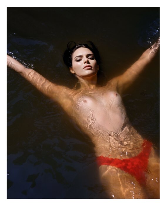 [Image: Kendall-Jenner-topless_1.jpg]