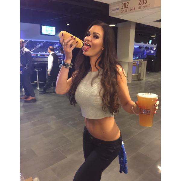 [Image: Kendall-Karson-topless-naked-nude_1.jpg]