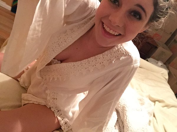 [Image: Kinsley-Eden-topless-naked-nude_10.jpg]