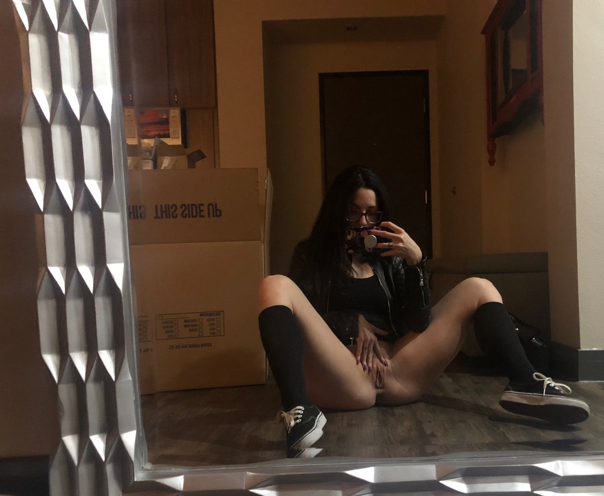 [Image: KissaSins_40.jpg]