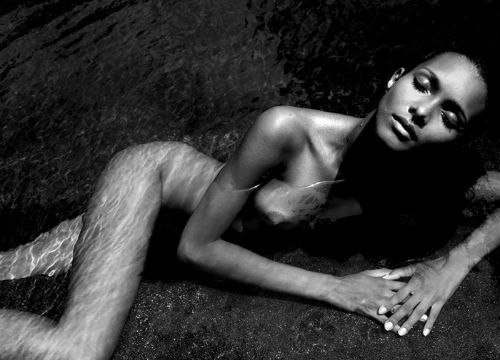 [Image: Lais-Ribeiro_16.jpg]