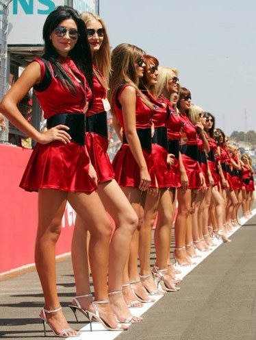 [Image: Le-Mans-grid-girls_5.jpg]
