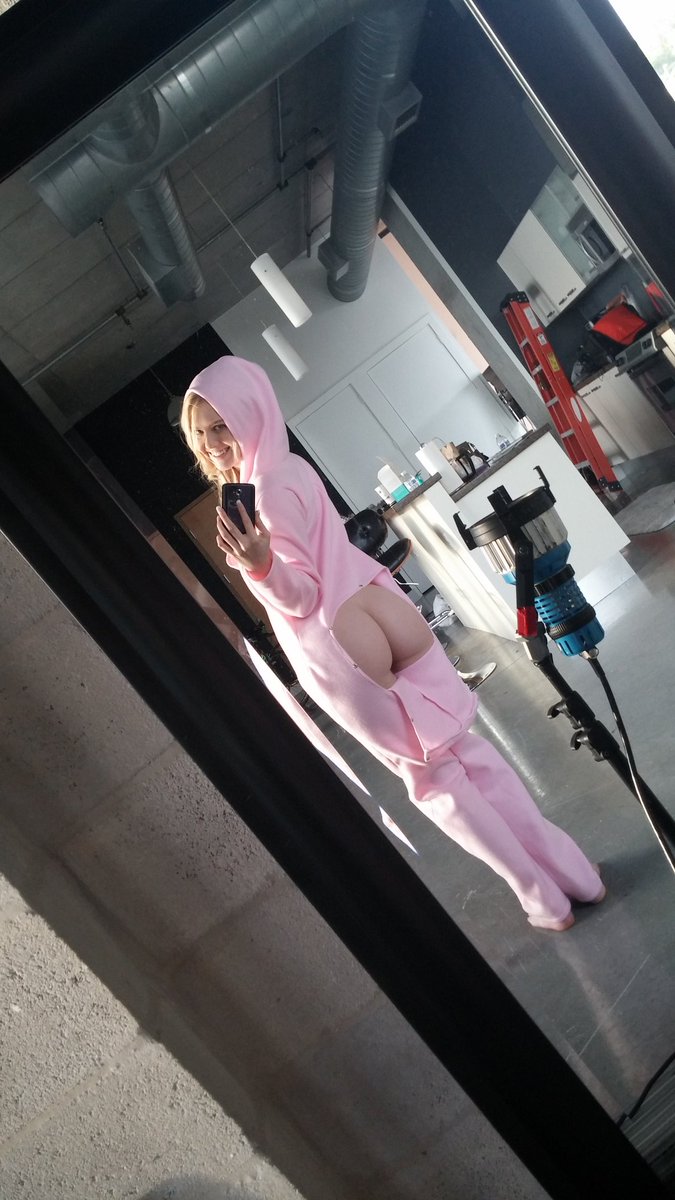 [Image: Lily-Rader-topless-naked-nude_13.jpg]