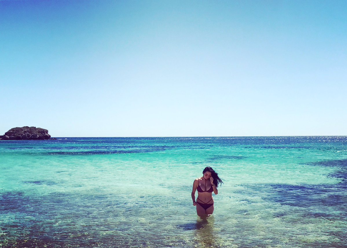 [Image: Lola-Banks-topless-naked-nude_8.jpg]