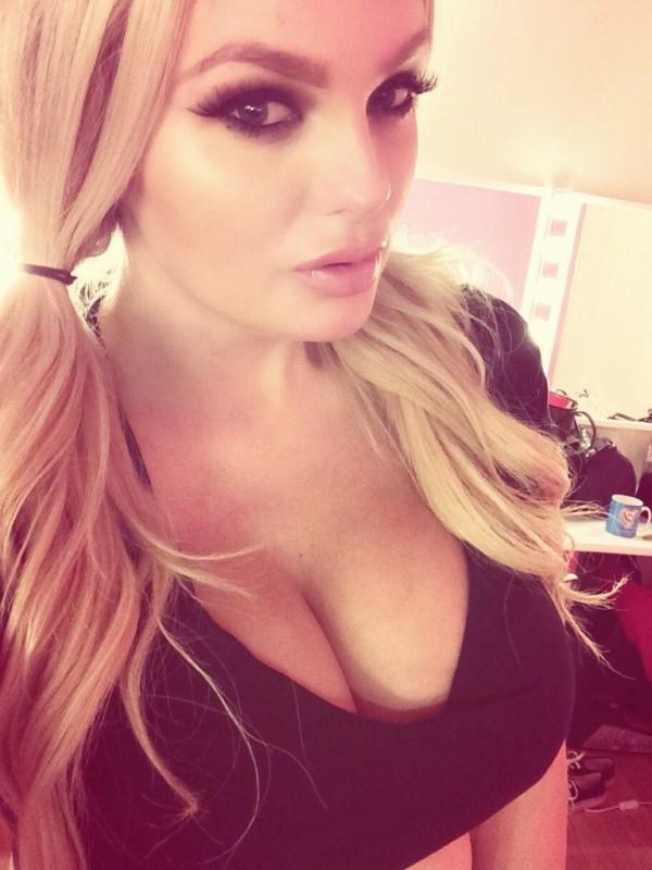 [Image: LolaLawson__1.jpg]