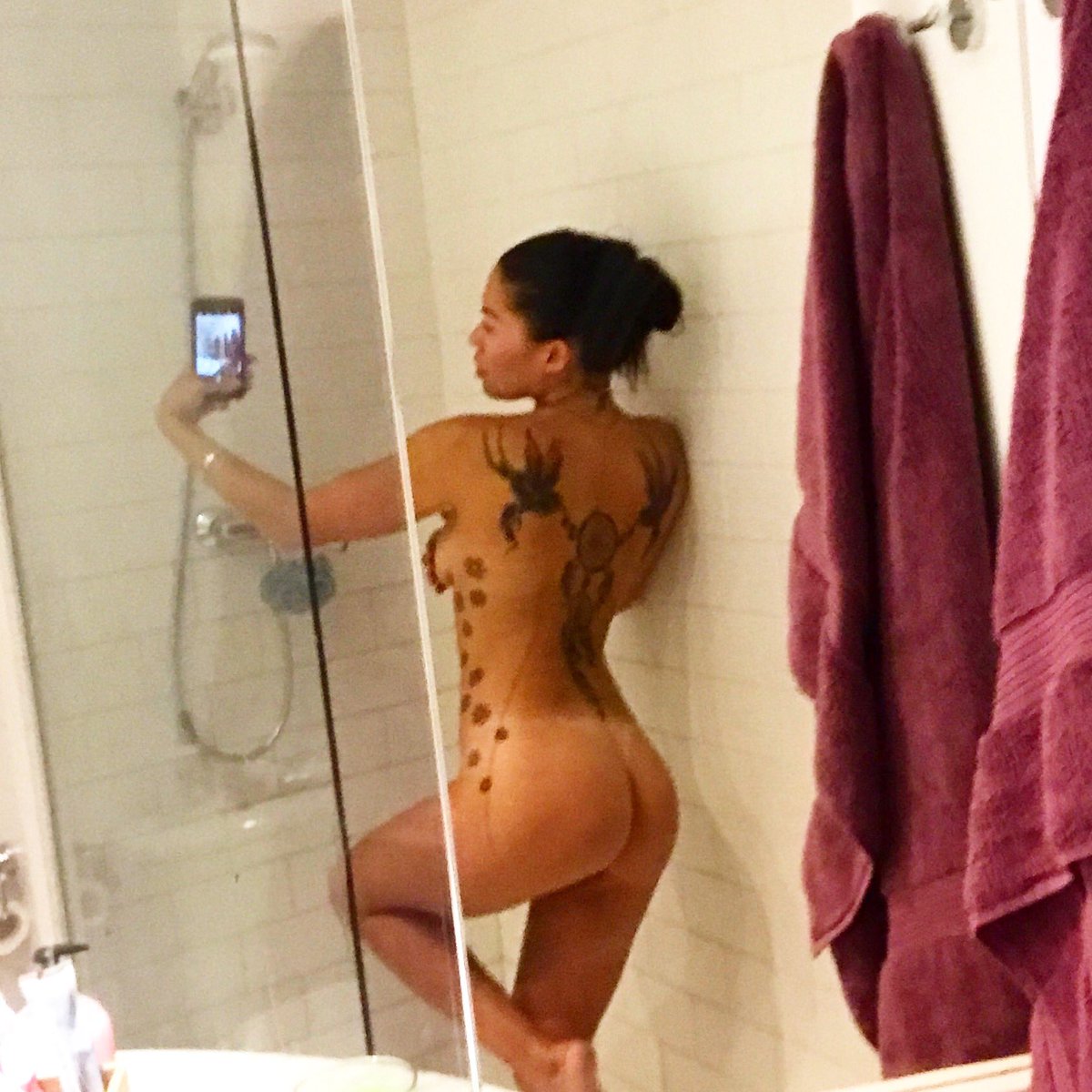 [Image: LondonKeyes_6.jpg]