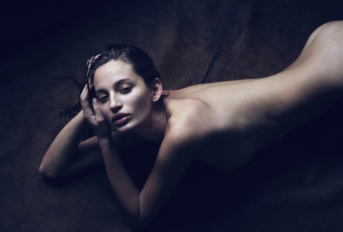 [Image: Loris-Kraemerh-topless-naked-nude_3.jpg]