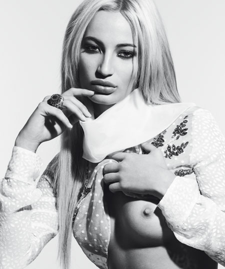 [Image: Loris-Kraemerh-topless-naked-nude_8.jpg]