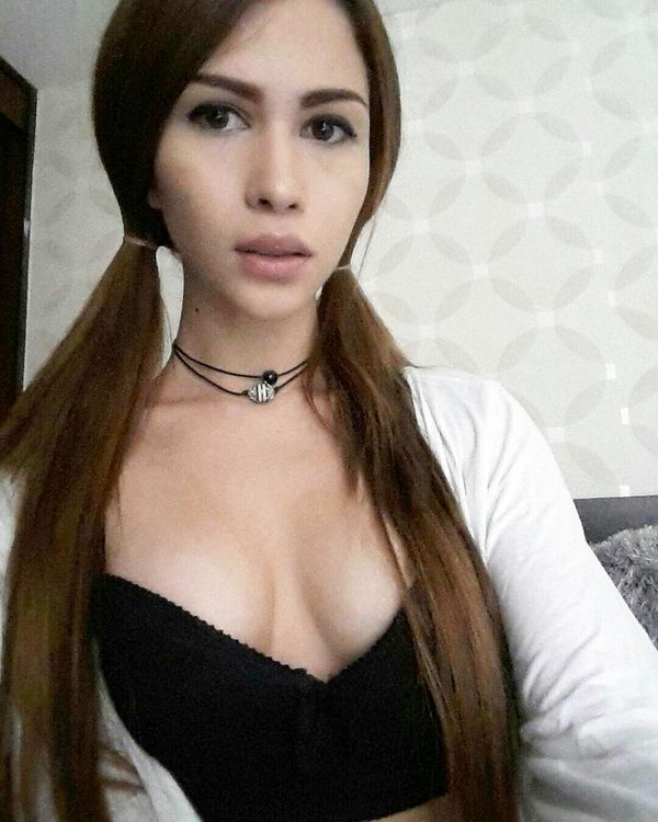 [Image: Lymiaa-sexy-selfie_13.jpg]