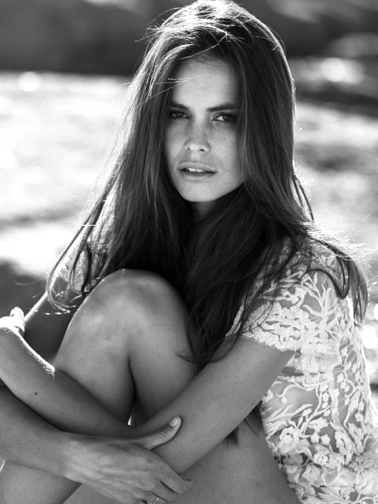 [Image: Marike-Wessels-topless-naked-nude_1.jpg]