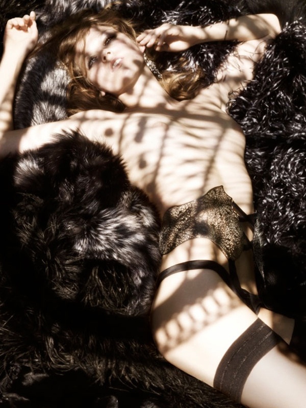 [Image: Masha-Novoselova-Topless-Naked-Nude_5.jpg]