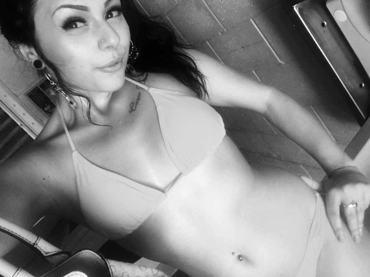 [Image: Megan-Sage-topless-naked-nude_9.jpg]