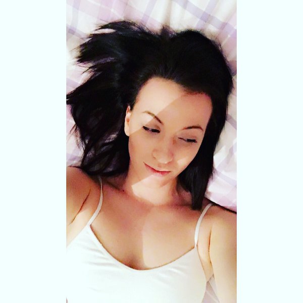 [Image: Michelle-Defeo-topless-naked-nude_6.jpg]