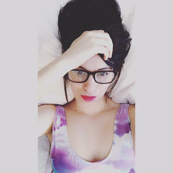 [Image: Michelle-Defeo-topless-naked-nude_9.jpg]