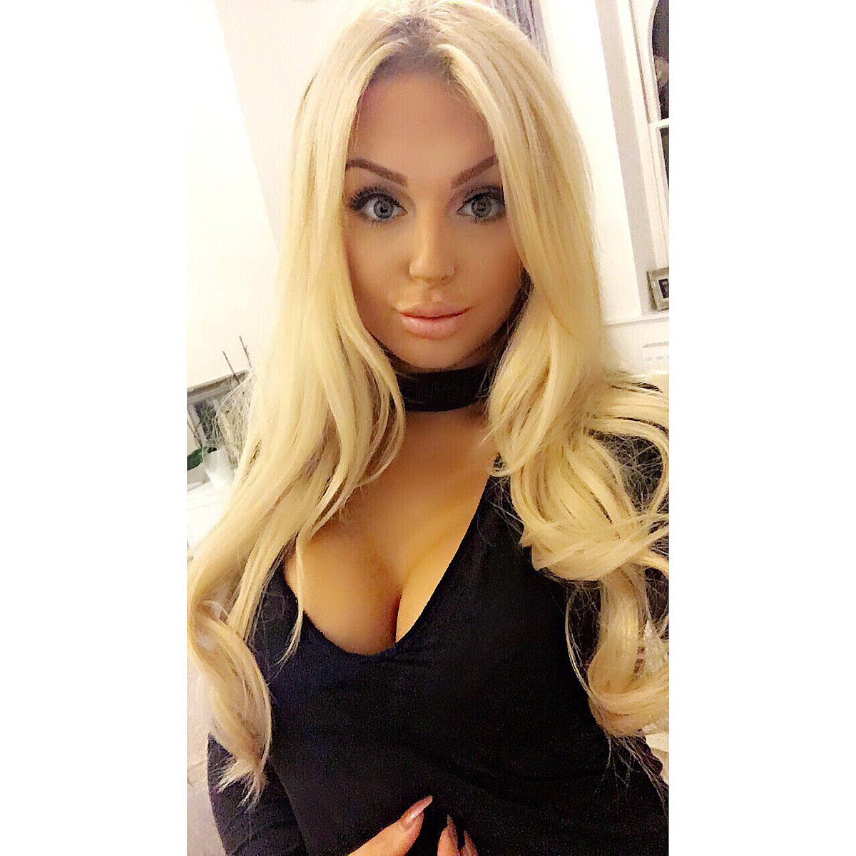 [Image: Miss_LucieJones_1.jpg]