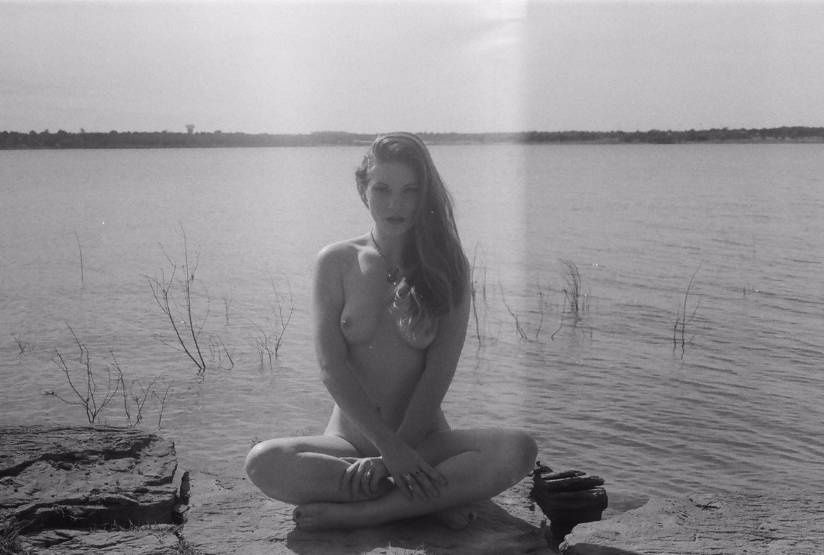 [Image: Misty-Lovelace-topless-naked-nude_9.jpg]