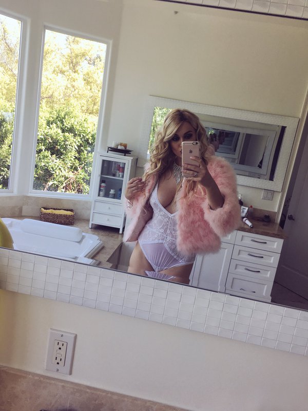 [Image: Natalia-Starr-topless-naked-nude_1.jpg]