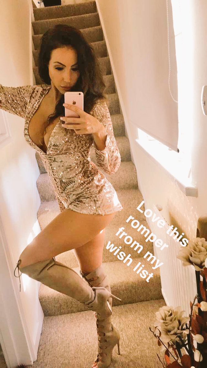 [Image: Nina-Leigh-is-hot_7.jpg]