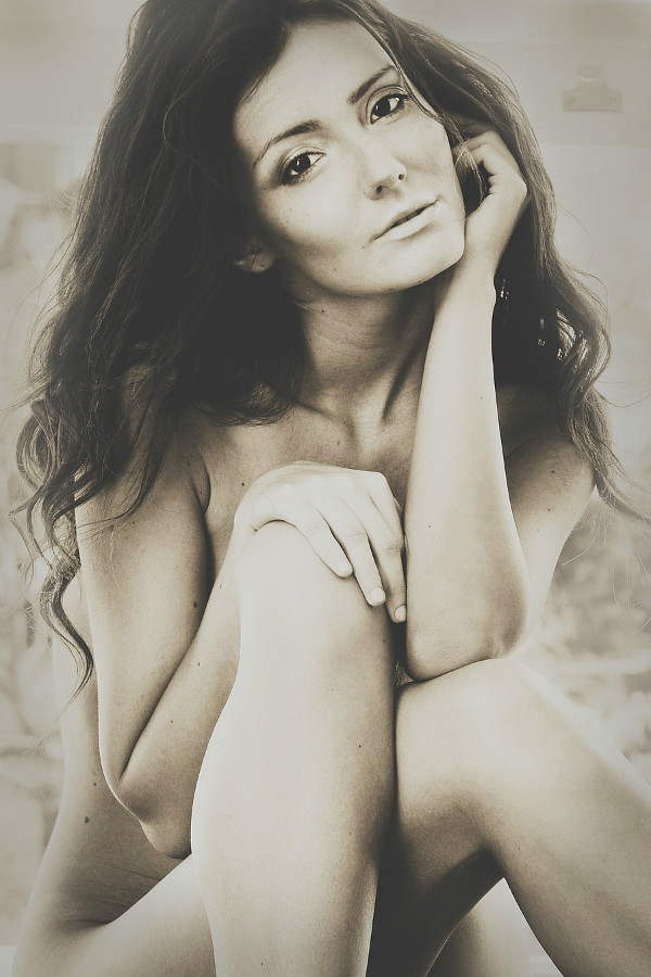 [Image: Noemi-Kappel-topless-naked-nude_25.jpg]