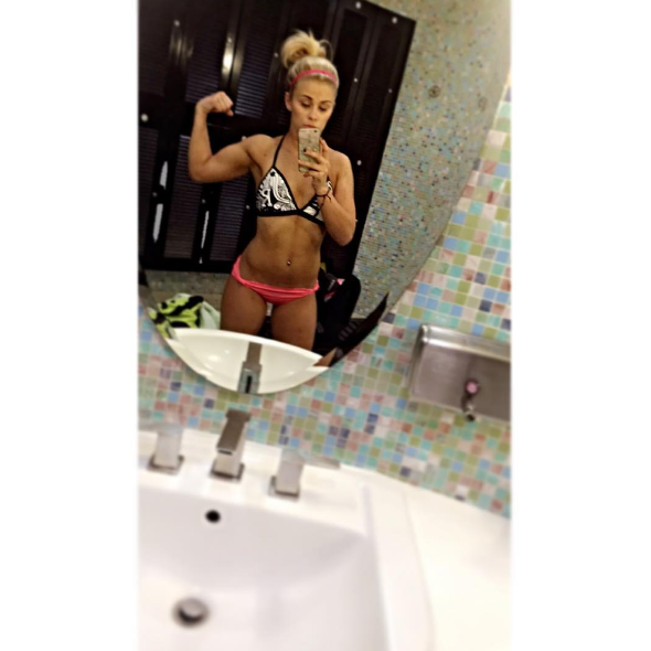 [Image: Paige-VanZant-Instagram_2.png]