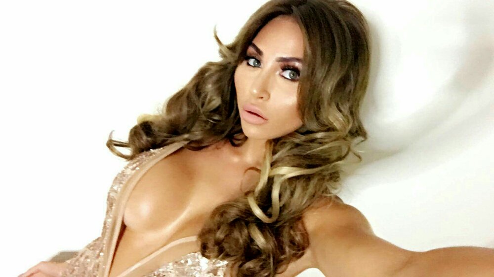 [Image: PlaymateKhloe_10.jpg]