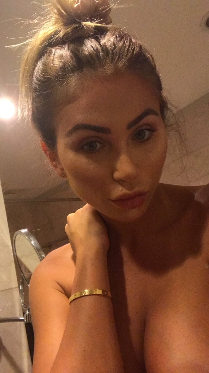 [Image: PlaymateKhloe_12.jpg]