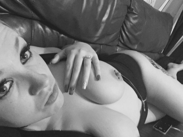 [Image: RachSugarXX_3.jpg]