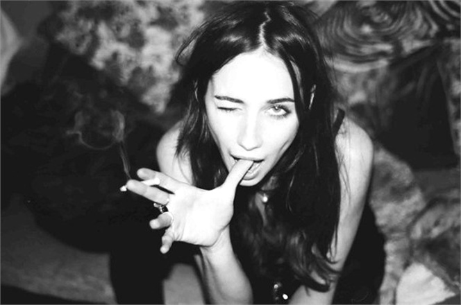 [Image: Rebecca-Dayan-Topless-naked-nude.jpg]