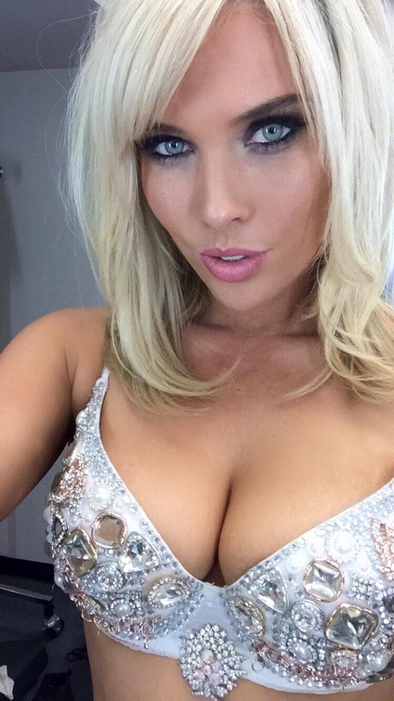 [Image: Rebekah-Cotton-naked-selfie_21.jpg]