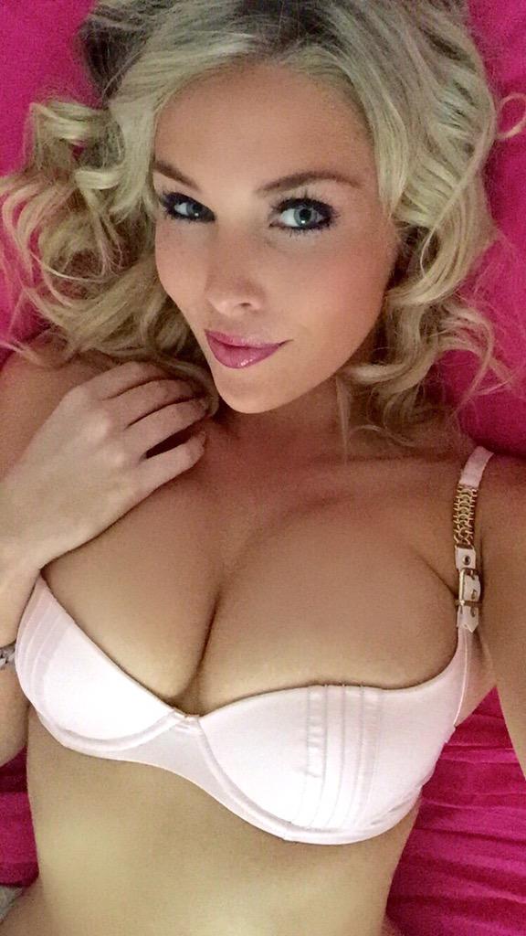 [Image: Rebekah-Cotton-naked-selfie_4.jpg]