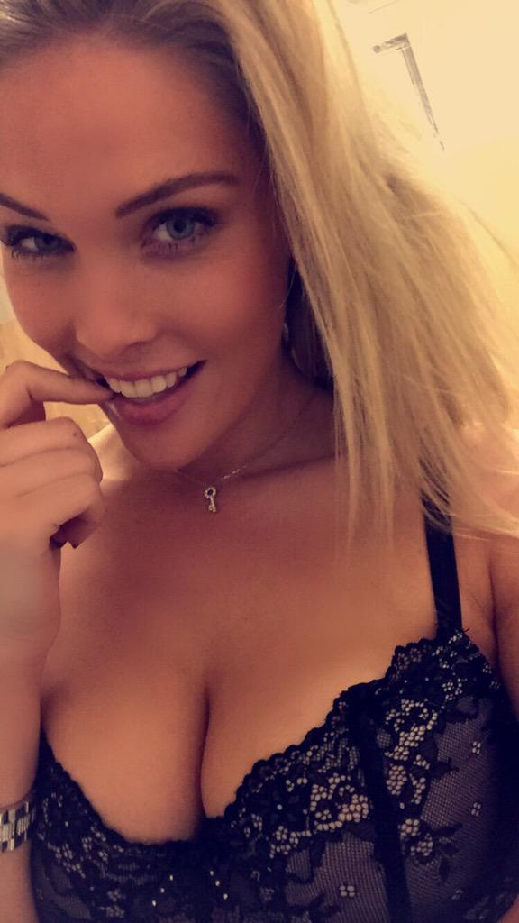 [Image: Rebekah-Cotton-naked-selfie_6.jpg]