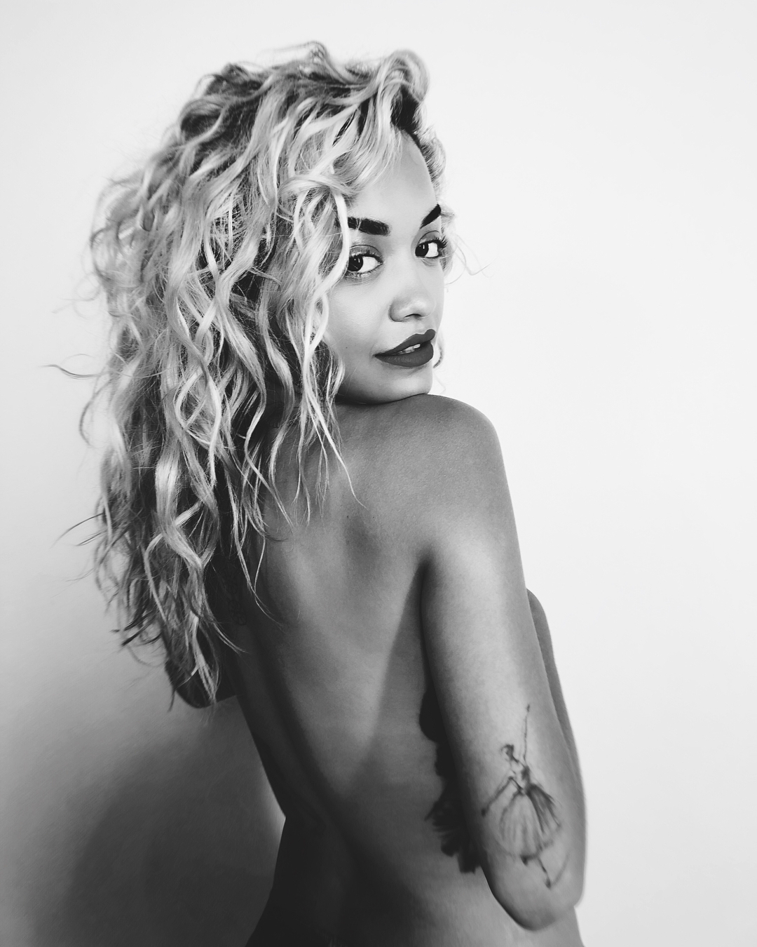 [Image: Rita-Ora_16.jpg]