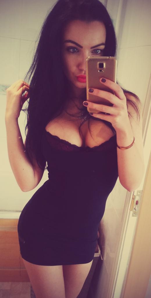 [Image: RochelleRxx.jpg]