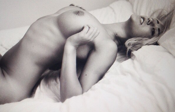 [Image: SabrinaTheBunny_1.jpg]