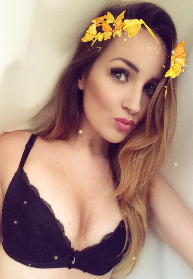 [Image: SamHModel_20.jpg]