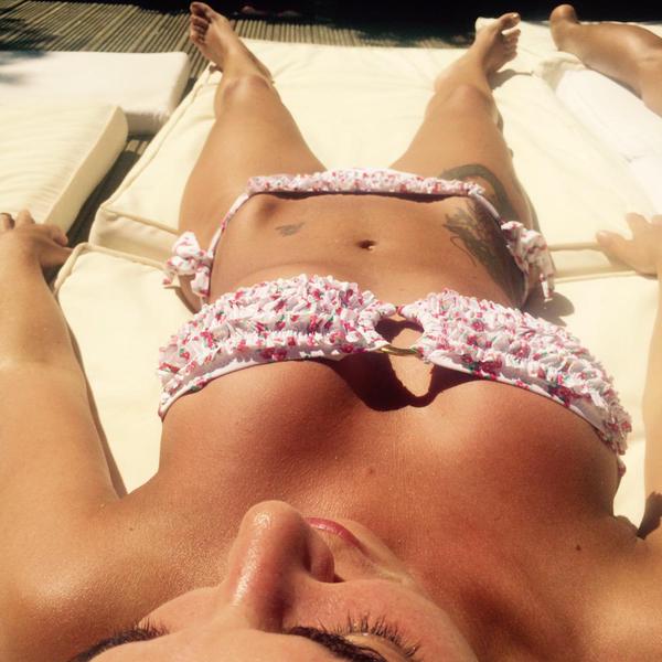 [Image: Sammie-Howe-topless-naked-nude_10.jpg]