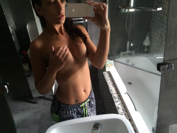 [Image: Sammie-Howe-topless-naked-nude_11.jpg]