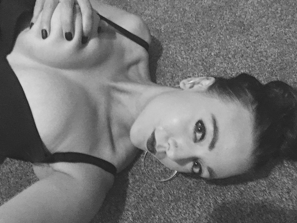 [Image: SapphireOnFire_4.jpg]