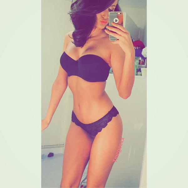 [Image: Sascha-Mcgee-sexy-selfie_13.jpg]