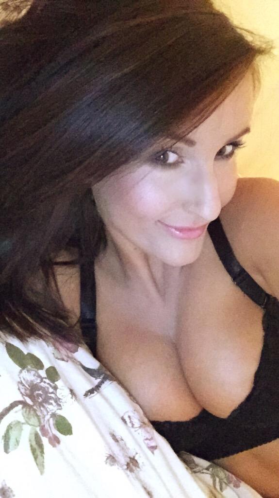 [Image: Sascha-Mcgee-sexy-selfie_3.jpg]