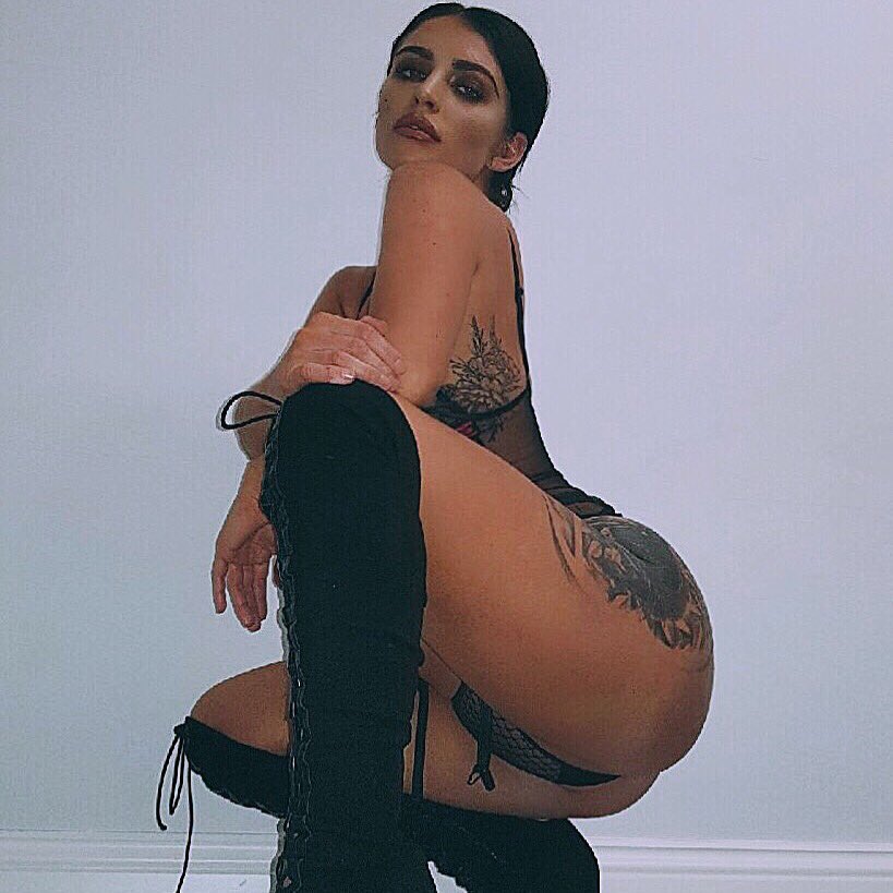 [Image: ScarletBouvier_36.jpg]