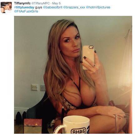 [Image: Sexy-Selfies-06-May_30.png]