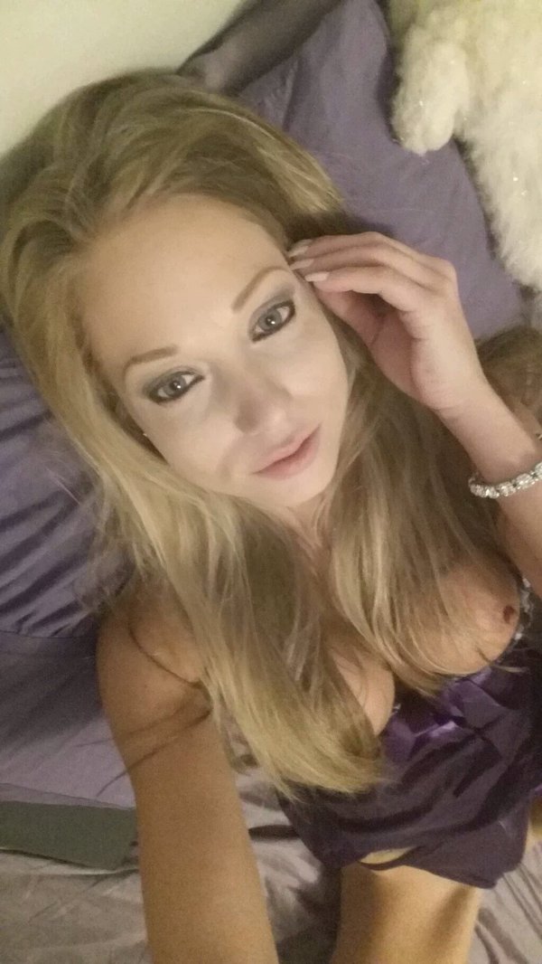 [Image: ShawnaLeneeShow_1.jpg]