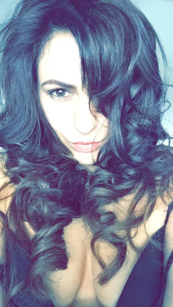 [Image: SimoneH_model.jpg]