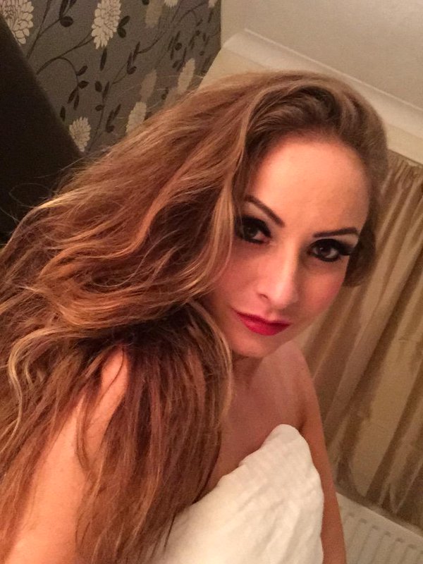 [Image: Sophia-Delane-naked-selfie_16.jpg]