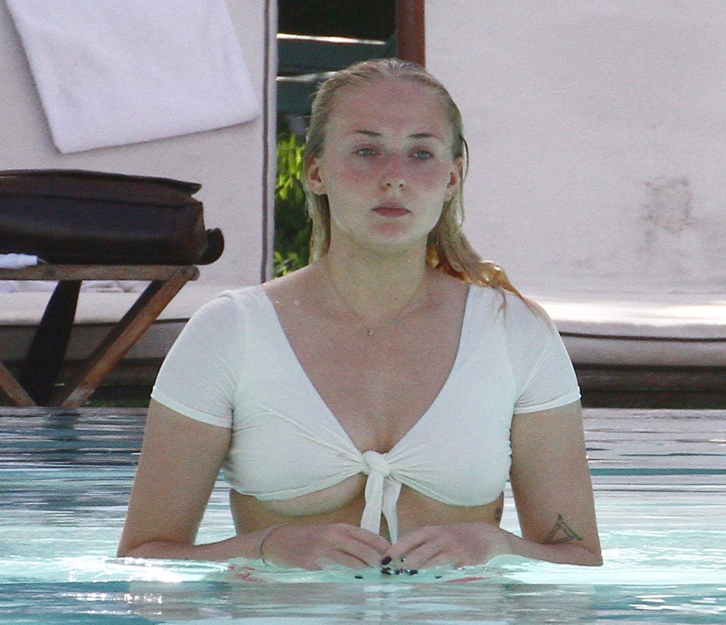 [Image: Sophie-Turner-bikini-underboob.jpg]